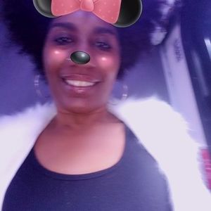 Meet your Posher, Celeste